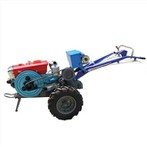 Loop achter tractor